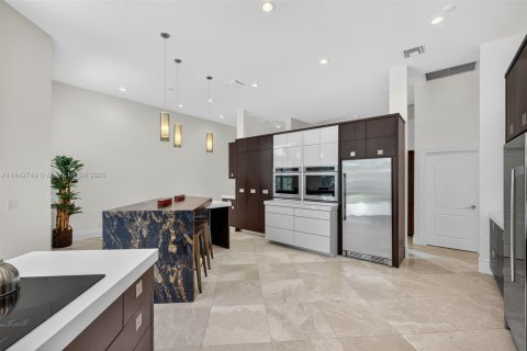 House in Weston, Florida 4 bedrooms, 240.52 sq.m. № 1836356 - photo 26