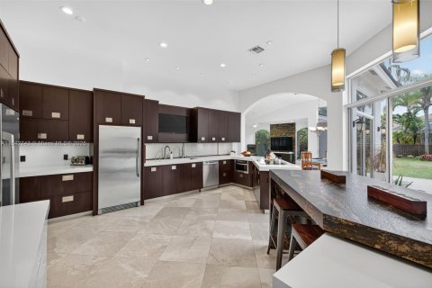 House in Weston, Florida 4 bedrooms, 240.52 sq.m. № 1836356 - photo 10