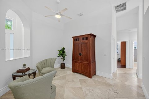 House in Weston, Florida 4 bedrooms, 240.52 sq.m. № 1836356 - photo 7