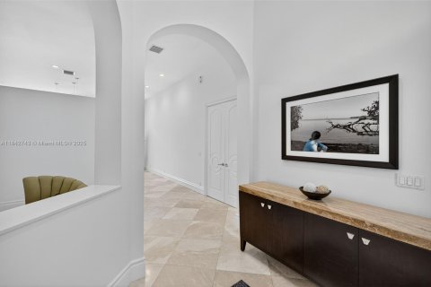 House in Weston, Florida 4 bedrooms, 240.52 sq.m. № 1836356 - photo 5