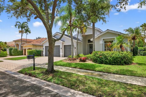 House in Weston, Florida 4 bedrooms, 240.52 sq.m. № 1836356 - photo 25