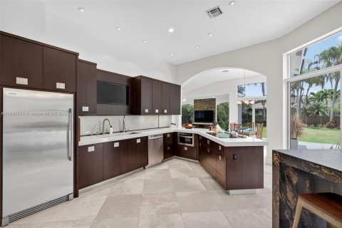 House in Weston, Florida 4 bedrooms, 240.52 sq.m. № 1836356 - photo 18