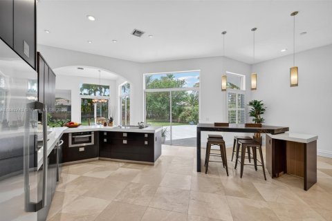House in Weston, Florida 4 bedrooms, 240.52 sq.m. № 1836356 - photo 16
