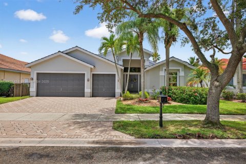 House in Weston, Florida 4 bedrooms, 240.52 sq.m. № 1836356 - photo 1