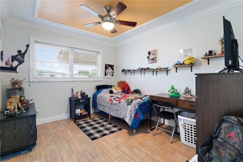 House in Hollywood, Florida 3 bedrooms, 131.36 sq.m. № 1892687 - photo 17