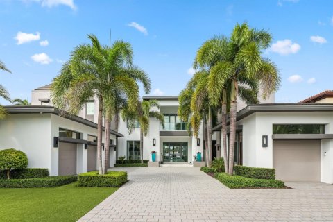 House in Boca Raton, Florida 6 bedrooms, 833.8 sq.m. № 2421458 - photo 2