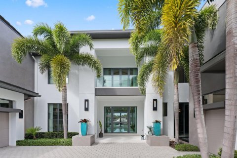 House in Boca Raton, Florida 6 bedrooms, 833.8 sq.m. № 2421458 - photo 9