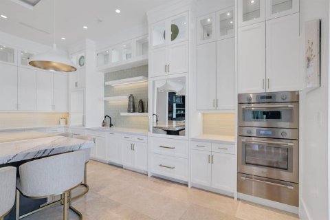 House in Boca Raton, Florida 6 bedrooms, 833.8 sq.m. № 2421458 - photo 27