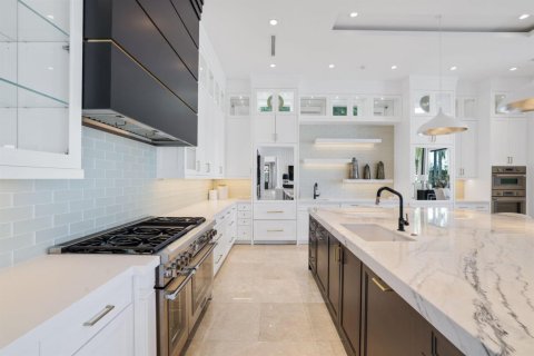 House in Boca Raton, Florida 6 bedrooms, 833.8 sq.m. № 2421458 - photo 21