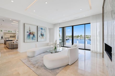 House in Boca Raton, Florida 6 bedrooms, 833.8 sq.m. № 2421458 - photo 17