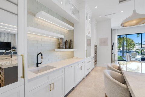House in Boca Raton, Florida 6 bedrooms, 833.8 sq.m. № 2421458 - photo 22