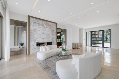 House in Boca Raton, Florida 6 bedrooms, 833.8 sq.m. № 2421458 - photo 14