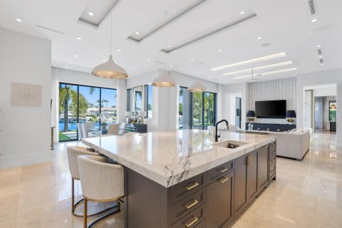 House in Boca Raton, Florida 6 bedrooms, 833.8 sq.m. № 2421458 - photo 23