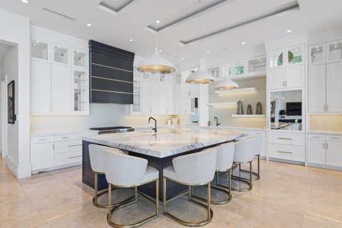 House in Boca Raton, Florida 6 bedrooms, 833.8 sq.m. № 2421458 - photo 26