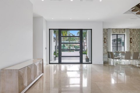 House in Boca Raton, Florida 6 bedrooms, 833.8 sq.m. № 2421458 - photo 10