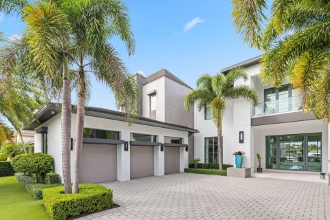 House in Boca Raton, Florida 6 bedrooms, 833.8 sq.m. № 2421458 - photo 3