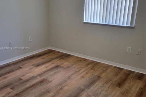 Купить таунхаус в Пальметто-Бей, Флорида 2 спальни, 104.05м2, № 1982886 - фото 14