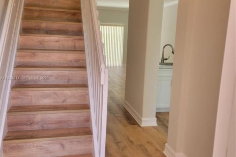 Купить таунхаус в Пальметто-Бей, Флорида 2 спальни, 104.05м2, № 1982886 - фото 3