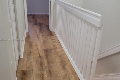 Купить таунхаус в Пальметто-Бей, Флорида 2 спальни, 104.05м2, № 1982886 - фото 12