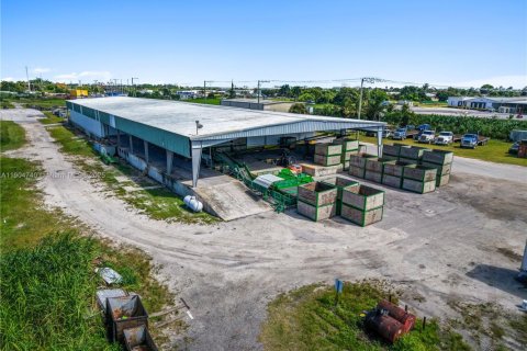 Propiedad comercial en venta en Belle Glade, Florida № 1956511 - foto 13