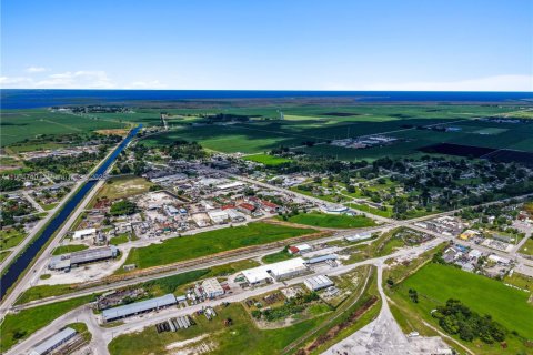 Propiedad comercial en venta en Belle Glade, Florida № 1956511 - foto 10