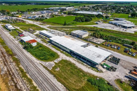 Propiedad comercial en venta en Belle Glade, Florida № 1956511 - foto 23