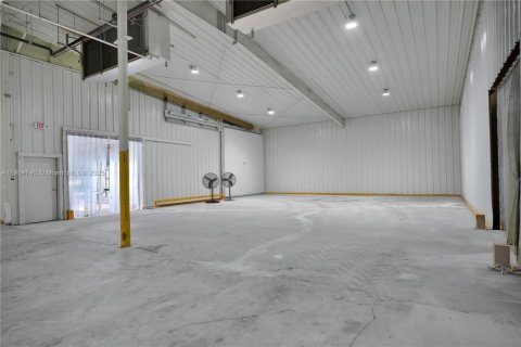 Propiedad comercial en venta en Belle Glade, Florida № 1956511 - foto 30