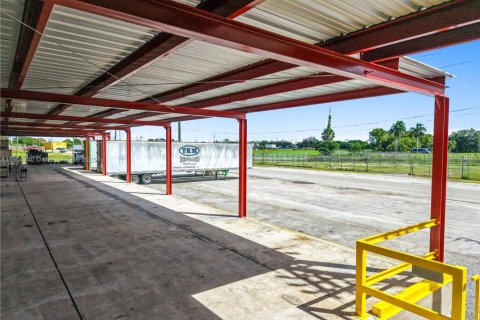 Propiedad comercial en venta en Belle Glade, Florida № 1956511 - foto 5