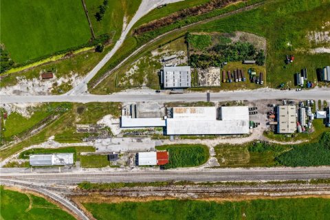 Propiedad comercial en venta en Belle Glade, Florida № 1956511 - foto 15