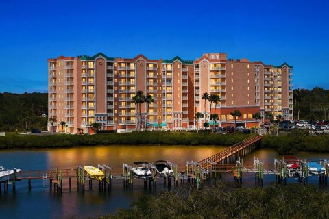 Condo in New Port Richey, Florida, 2 bedrooms № 2221507 - photo 2