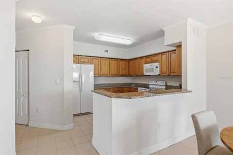 Condo in New Port Richey, Florida, 2 bedrooms № 2221507 - photo 15