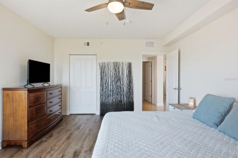 Condo in New Port Richey, Florida, 2 bedrooms № 2221507 - photo 30