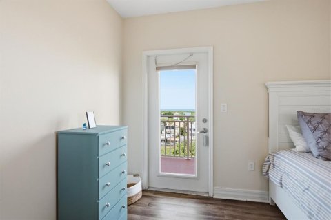 Condo in New Port Richey, Florida, 2 bedrooms № 2221507 - photo 23