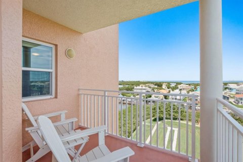 Condo in New Port Richey, Florida, 2 bedrooms № 2221507 - photo 7