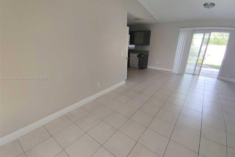 House in Pompano Beach, Florida 3 bedrooms, 123.65 sq.m. № 1758583 - photo 4