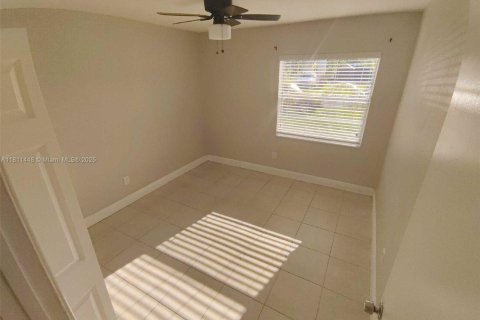 House in Pompano Beach, Florida 3 bedrooms, 123.65 sq.m. № 1758583 - photo 10
