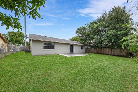 House in Pompano Beach, Florida 3 bedrooms, 123.65 sq.m. № 1758583 - photo 30