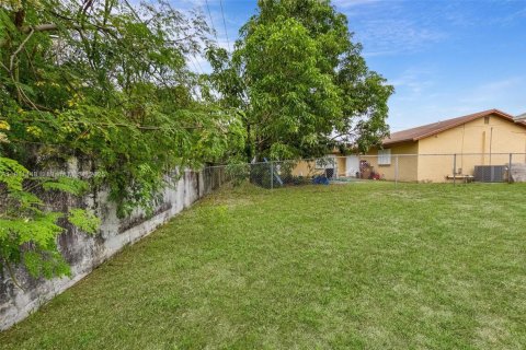 House in Pompano Beach, Florida 3 bedrooms, 123.65 sq.m. № 1758583 - photo 27