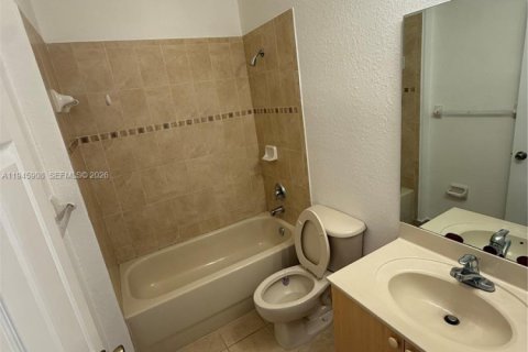 Touwnhouse à vendre à Miami, Floride: 3 chambres, 116.31 m2 № 2002163 - photo 22