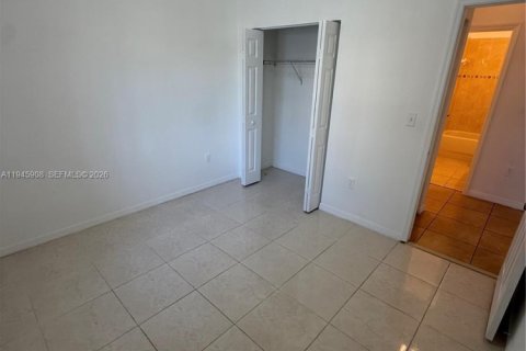 Touwnhouse à vendre à Miami, Floride: 3 chambres, 116.31 m2 № 2002163 - photo 21