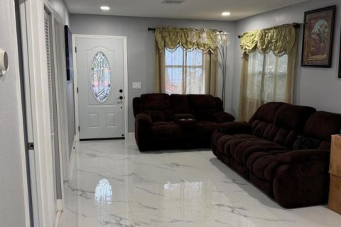 Villa ou maison à vendre à Tampa, Floride: 4 chambres, 115.2 m2 № 2176934 - photo 18