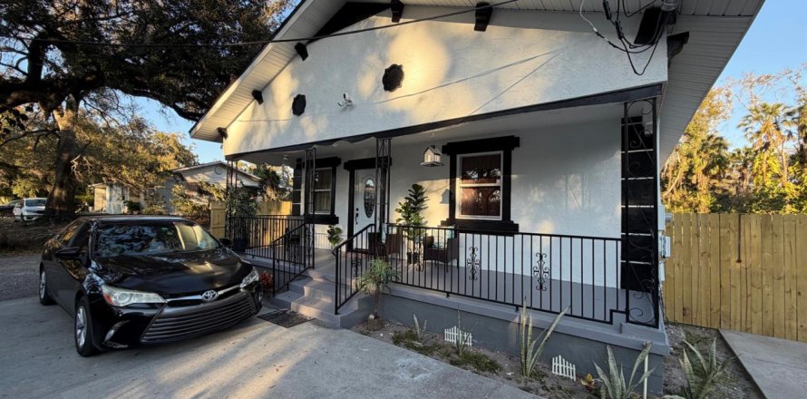 Villa ou maison à Tampa, Floride 4 chambres, 115.2 m2 № 2176934