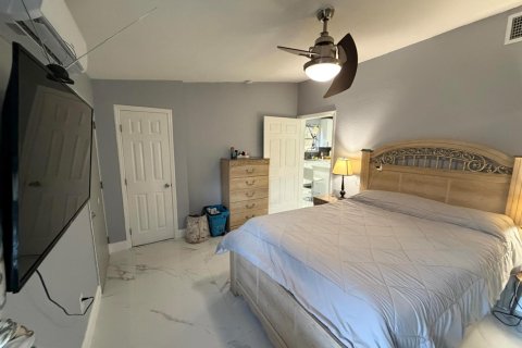 Villa ou maison à vendre à Tampa, Floride: 4 chambres, 115.2 m2 № 2176934 - photo 29
