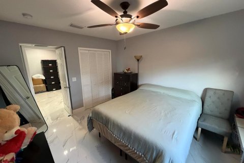 Villa ou maison à vendre à Tampa, Floride: 4 chambres, 115.2 m2 № 2176934 - photo 23