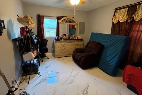 Villa ou maison à vendre à Tampa, Floride: 4 chambres, 115.2 m2 № 2176934 - photo 22