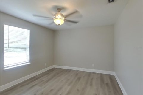 House in Tampa, Florida 4 bedrooms, 187.85 sq.m. № 1910950 - photo 13
