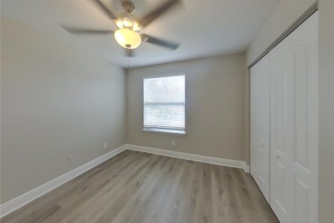 House in Tampa, Florida 4 bedrooms, 187.85 sq.m. № 1910950 - photo 10