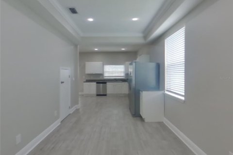 House in Tampa, Florida 4 bedrooms, 187.85 sq.m. № 1910950 - photo 4