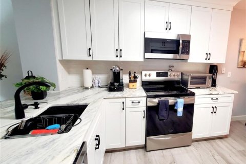 Condominio en venta en New Port Richey, Florida, 2 dormitorios, 85.93 m2 № 1872817 - foto 12