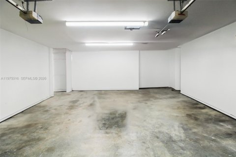 Снять в аренду виллу или дом в Майами, Флорида 4 спальни, 206.24м2, № 2079571 - фото 5